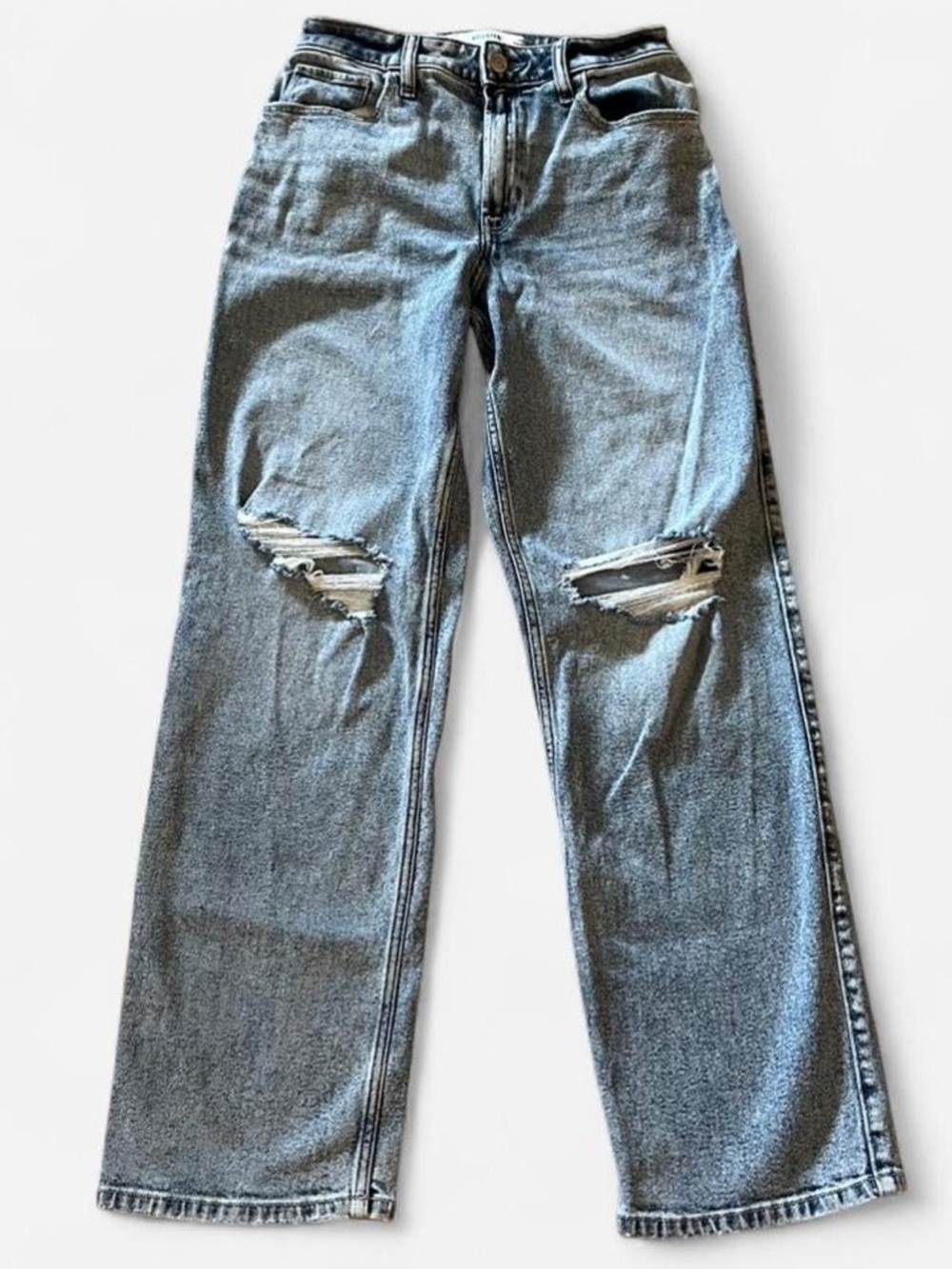 🩵Hollister Ultra High-Rise Dad Jeans in Light Blue Wash • Distressed